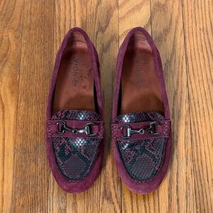 Vionic Dayna Moccasin Loafer Horsebit Snake Suede Burgundy size 8